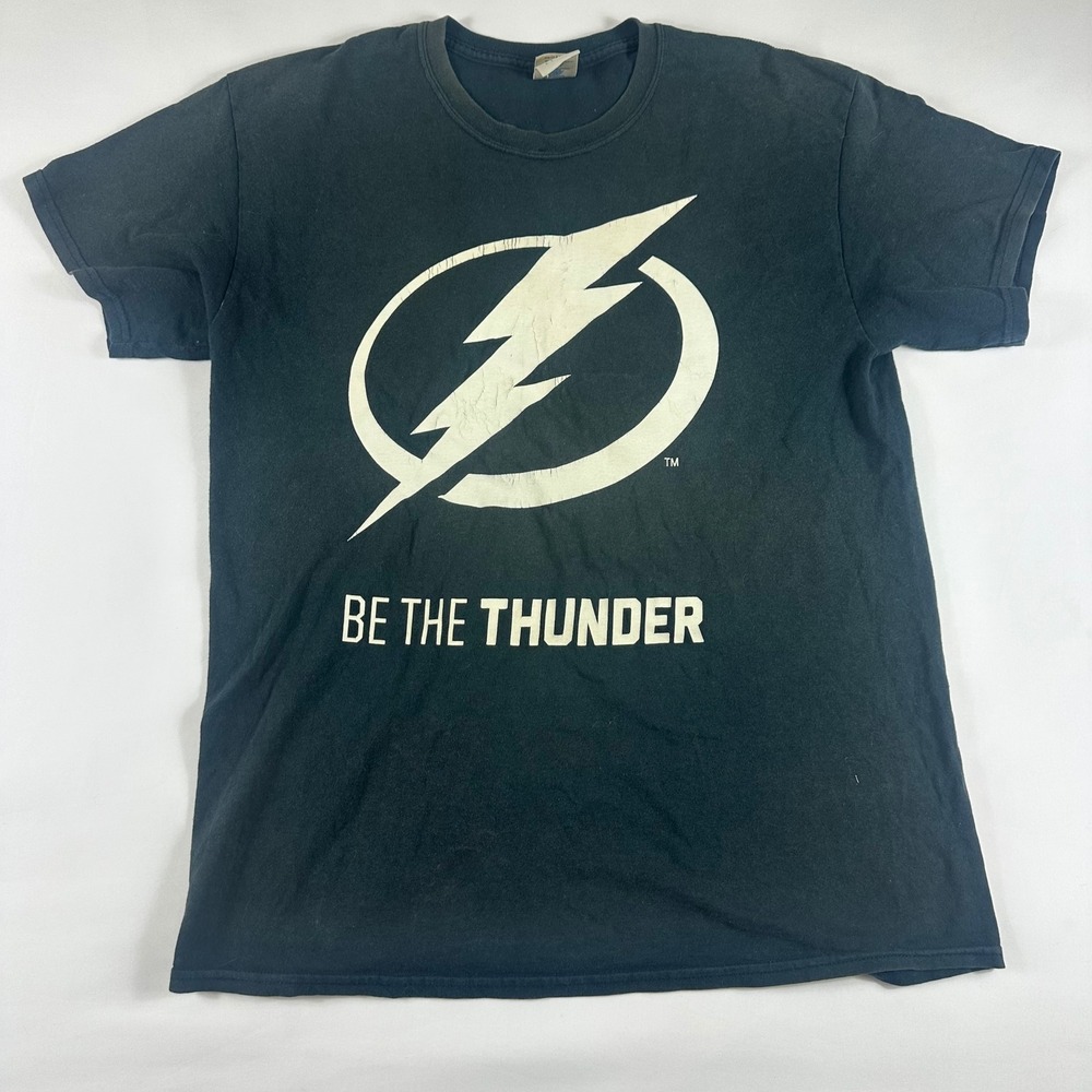 VTG Tampa Bay Lightning Men's Large Be The‎ Thunder Chase Authentics T Shirt